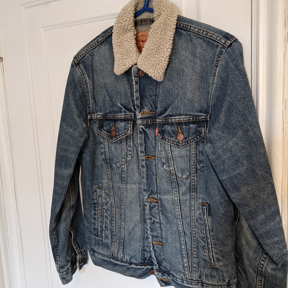 Sherpa lined Levi denim jacket